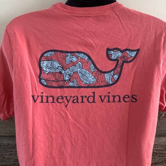 Vineyard Vines Whale Fill Short Sleeve Graphic Pocket Shirt size medium (G1) - Picture 4 of 7